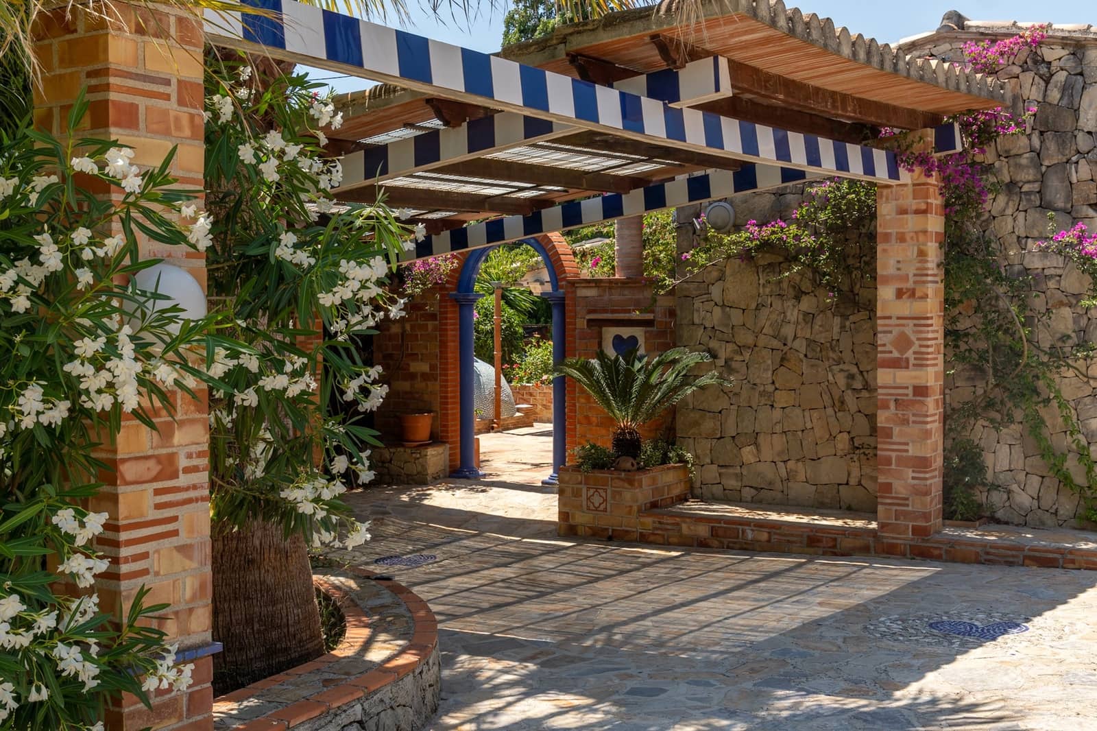 3 bedroom Villa for sale in Murla with pool - € 599,000 (Ref: 10040044)