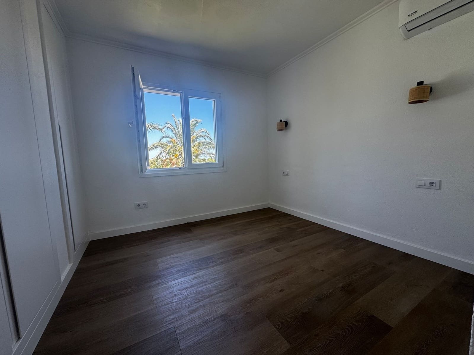 3 soveværelse Byhus til salg i Denia med swimmingpool - € 380.000 (Ref: 10040065)