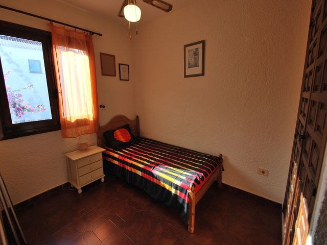 4 bedroom Villa for sale in Pedreguer with pool - € 290,000 (Ref: 10040066)