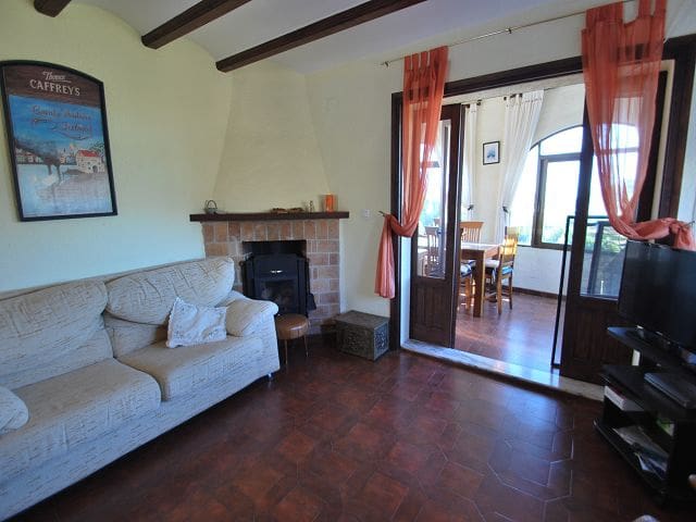 4 bedroom Villa for sale in Pedreguer with pool - € 290,000 (Ref: 10040066)