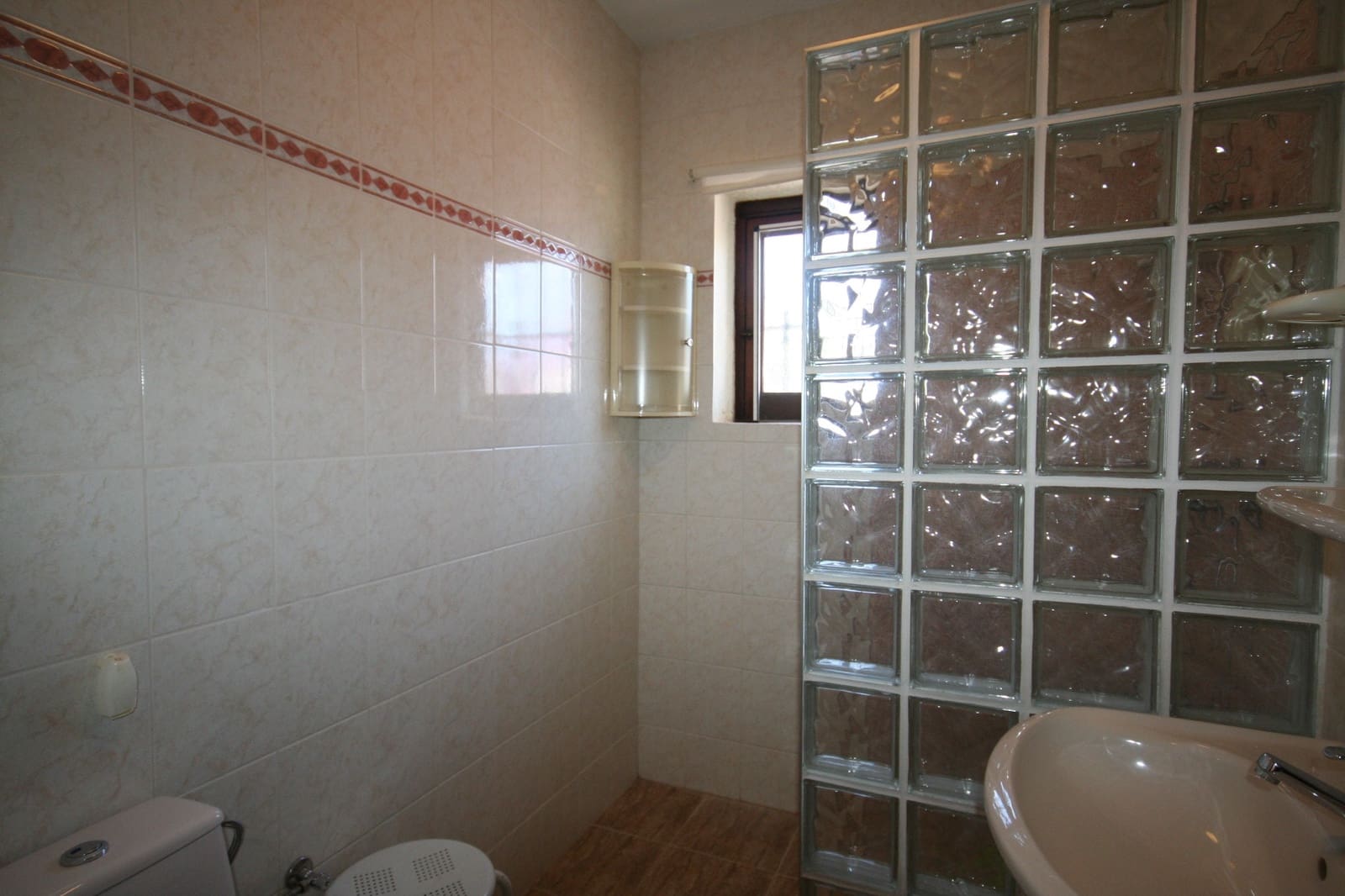 4 bedroom Villa for sale in Pedreguer with pool - € 290,000 (Ref: 10040066)