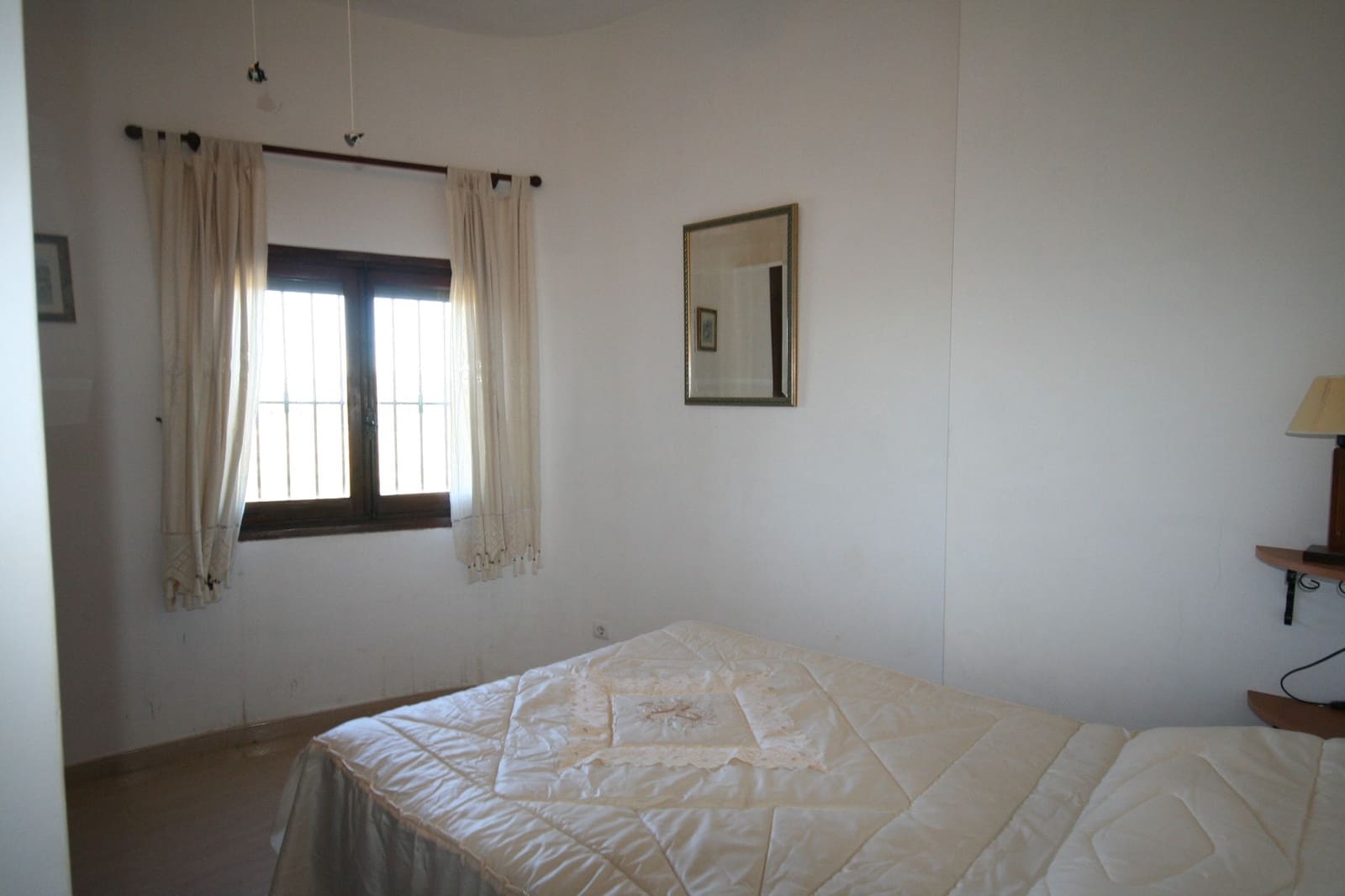 4 bedroom Villa for sale in Pedreguer with pool - € 290,000 (Ref: 10040066)