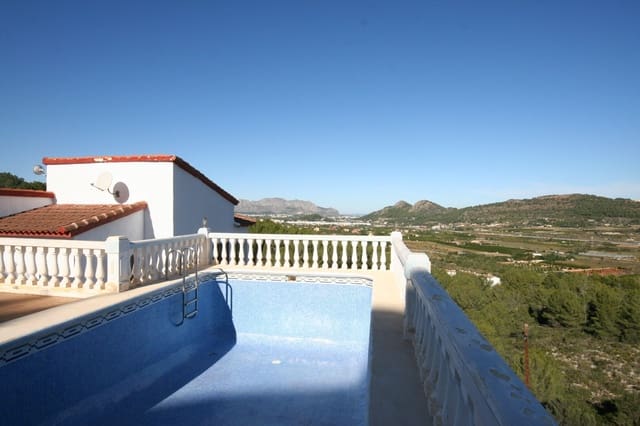 4 Zimmer Villa zu verkaufen in Pedreguer mit Pool - 290.000 € (Ref: 10040066)