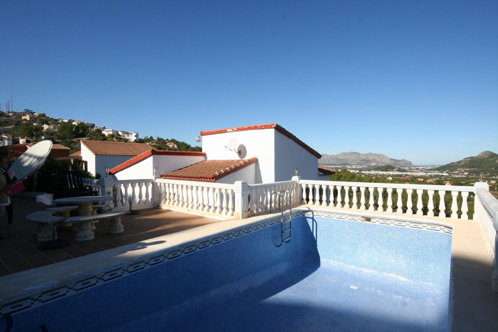 4 bedroom Villa for sale in Pedreguer with pool - € 290,000 (Ref: 10040066)