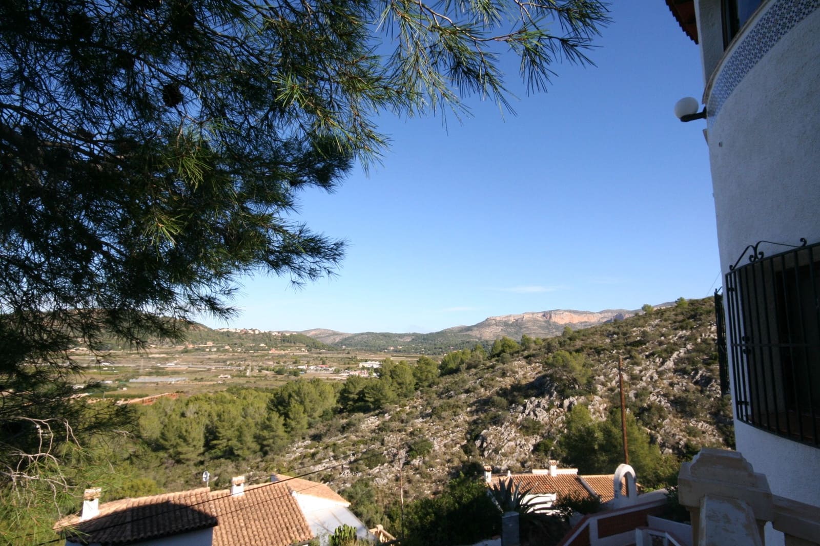 4 bedroom Villa for sale in Pedreguer with pool - € 290,000 (Ref: 10040066)
