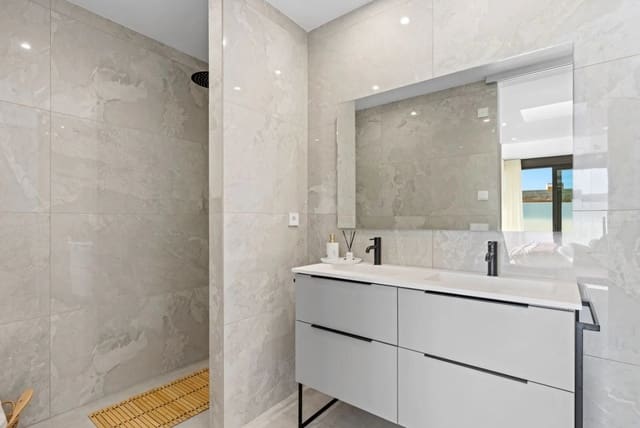 4 quarto Moradia para venda em Polop com piscina - 755 000 € (Ref: 10040078)
