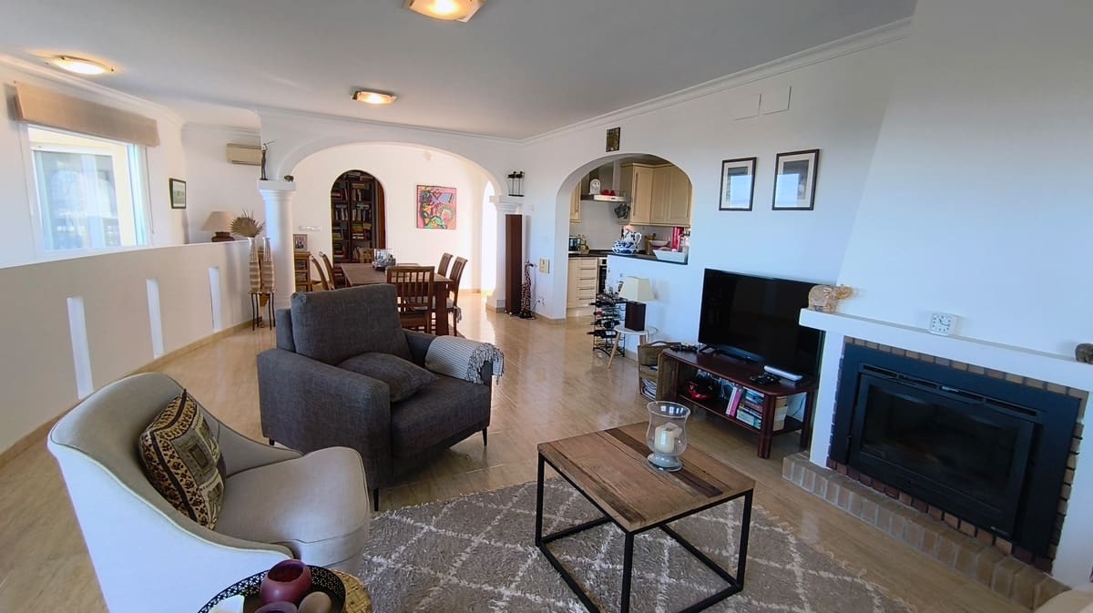 3 soveværelse Villa til salg i La Sella med swimmingpool - € 675.000 (Ref: 10040081)