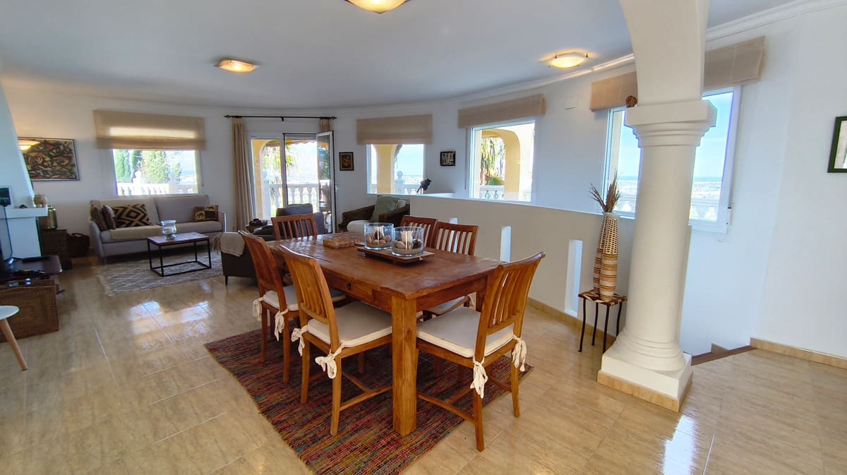 3 soveværelse Villa til salg i La Sella med swimmingpool - € 675.000 (Ref: 10040081)