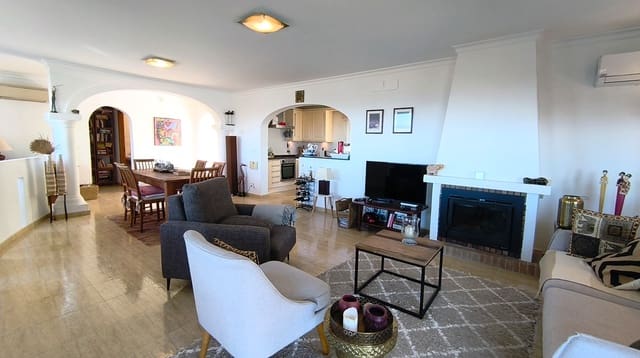 Chalet de 3 habitaciones en La Sella en venta con piscina - 675.000 € (Ref: 10040081)