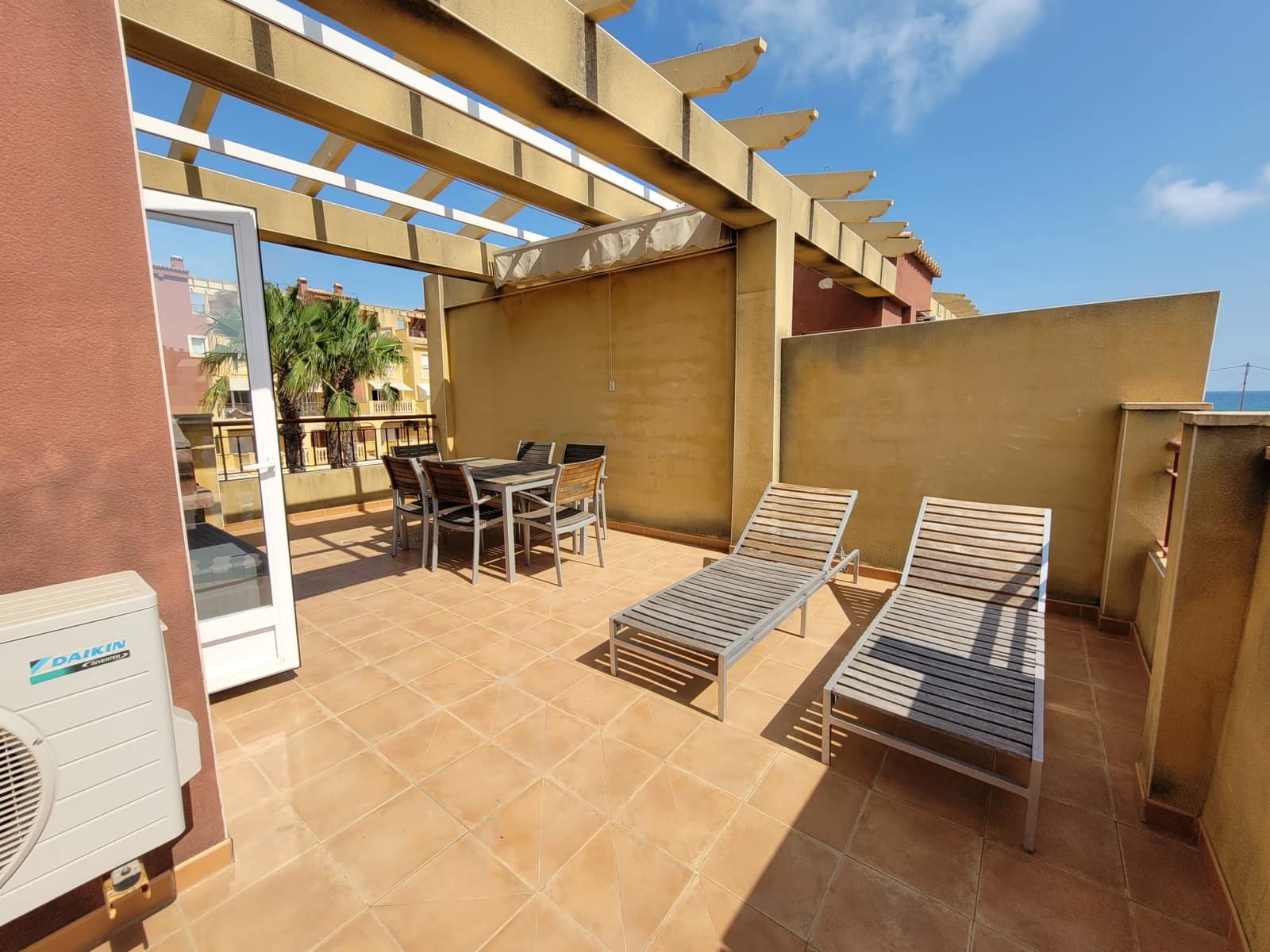4 soveværelse Byhus til salg i Denia med swimmingpool - € 494.000 (Ref: 10040093)