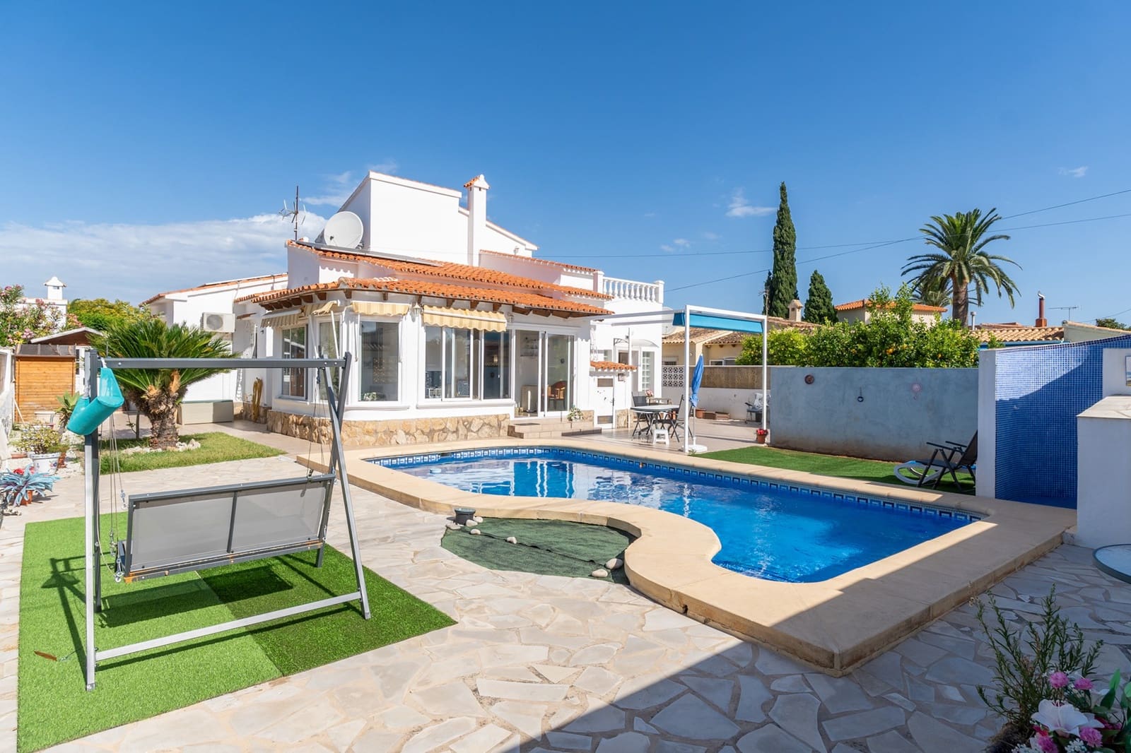 4 bedroom Villa for sale in Els Poblets with pool - € 478,000 (Ref: 10040095)