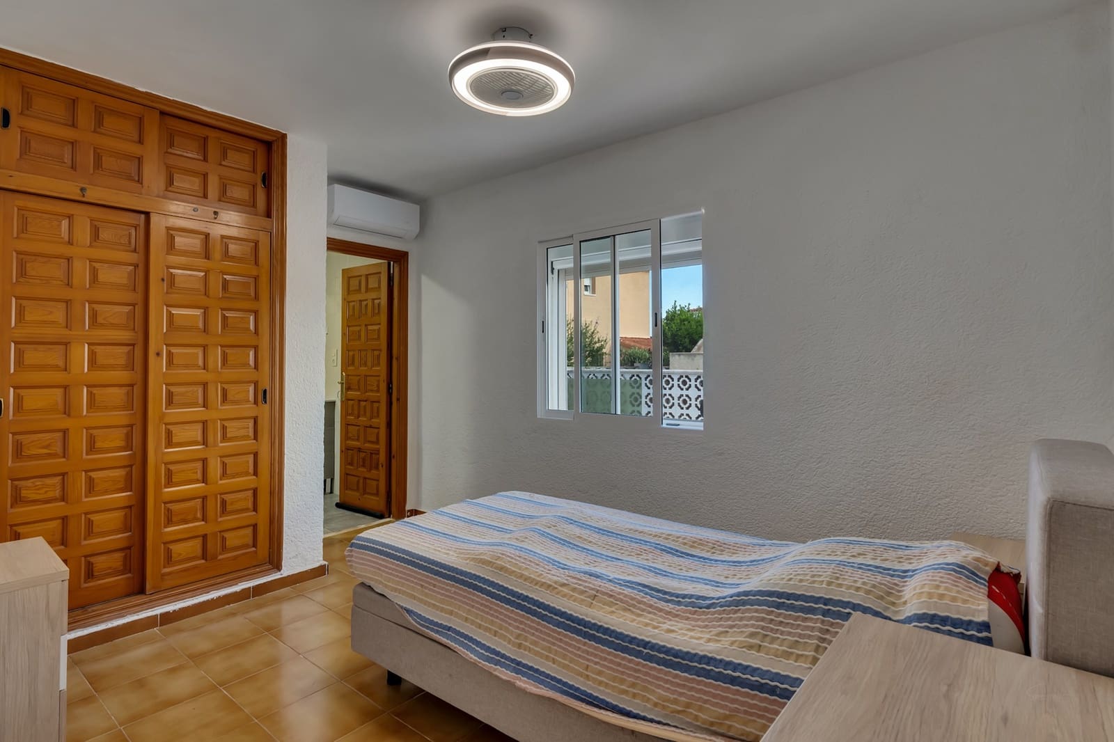 4 bedroom Villa for sale in Els Poblets with pool - € 478,000 (Ref: 10040095)