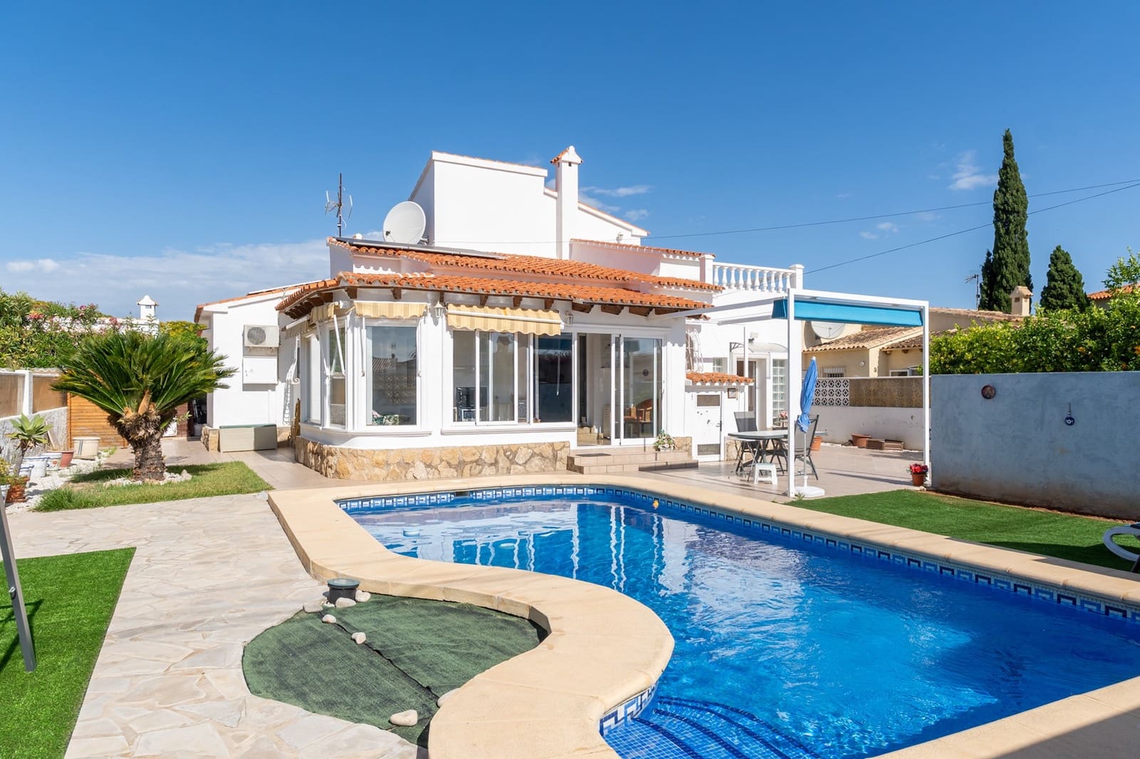 4 bedroom Villa for sale in Els Poblets with pool - € 478,000 (Ref: 10040095)