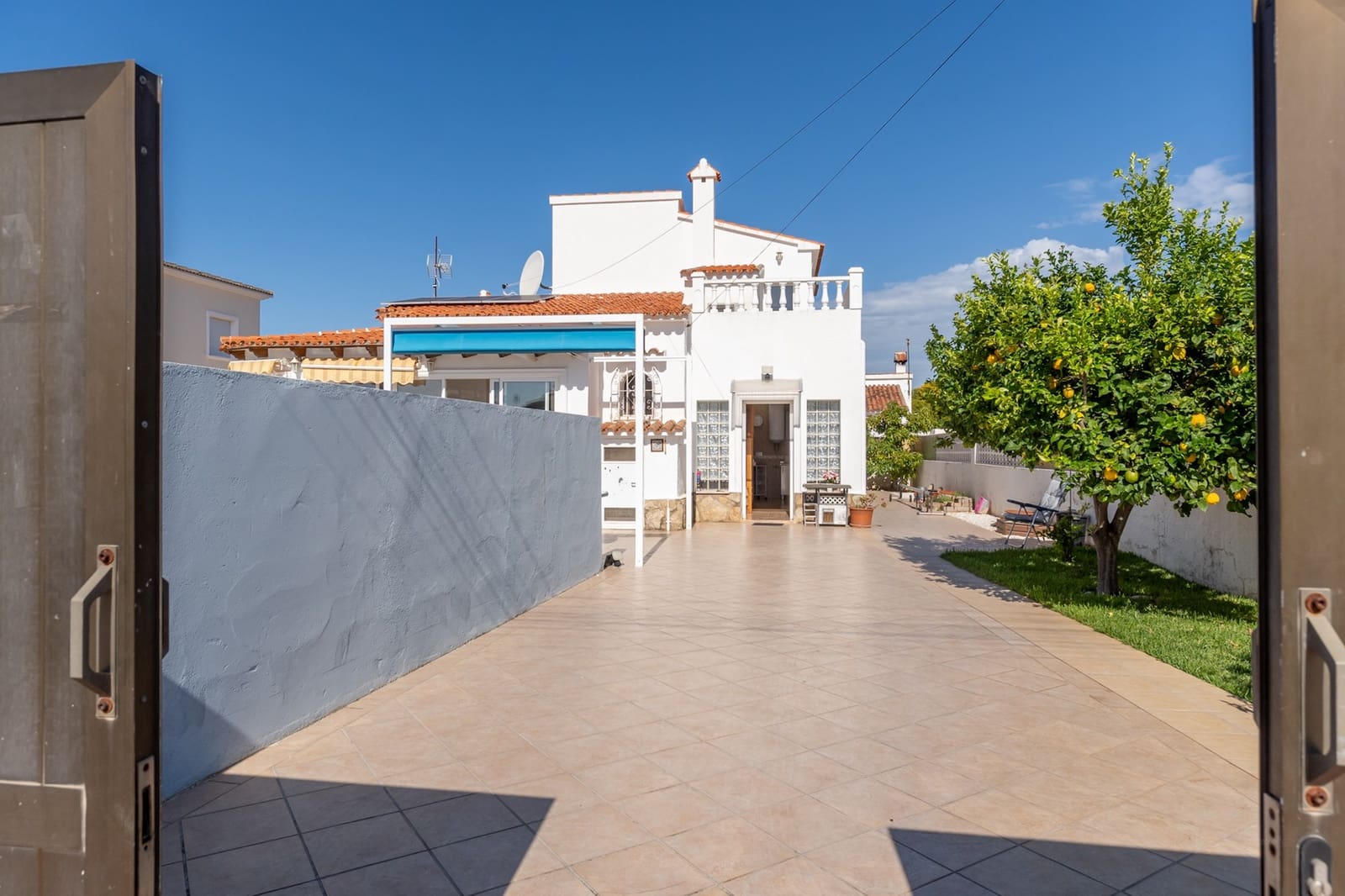 4 bedroom Villa for sale in Els Poblets with pool - € 478,000 (Ref: 10040095)