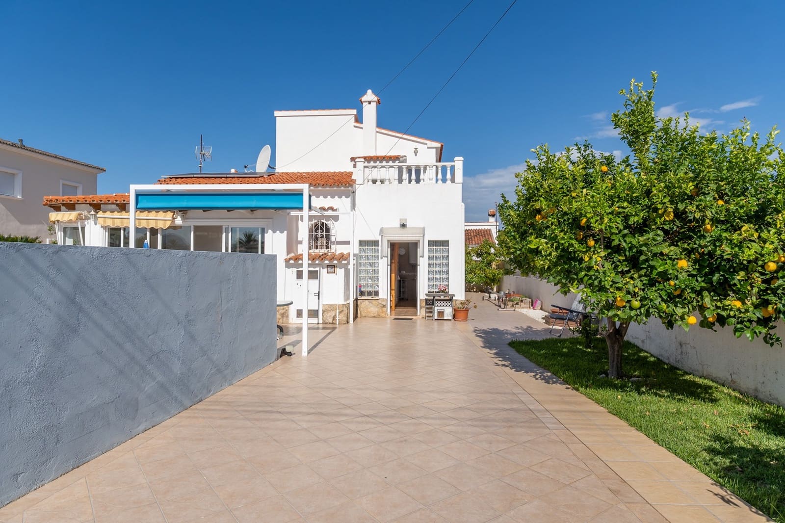 4 bedroom Villa for sale in Els Poblets with pool - € 478,000 (Ref: 10040095)