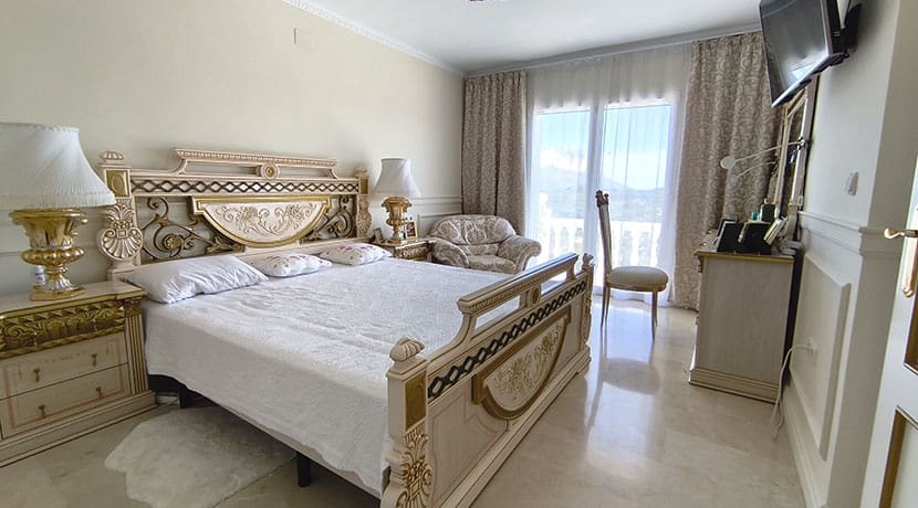 6 bedroom Villa for sale in La Sella with pool garage - € 1,950,000 (Ref: 10040100)