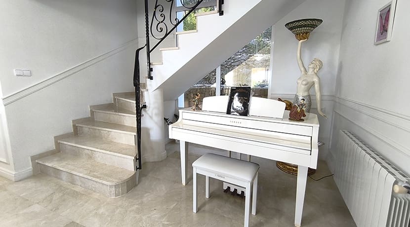 6 bedroom Villa for sale in La Sella with pool garage - € 1,950,000 (Ref: 10040100)