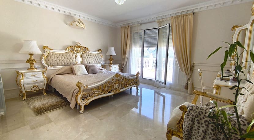 6 bedroom Villa for sale in La Sella with pool garage - € 1,950,000 (Ref: 10040100)