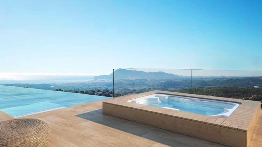 4 bedroom Villa for sale in Alicante / Alacant city with pool - € 1,950,000 (Ref: 10040101)