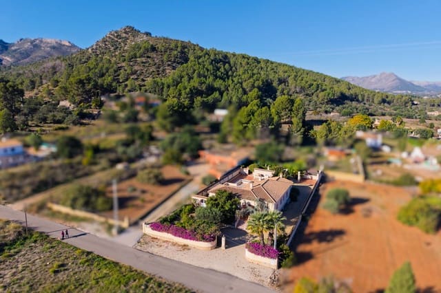 3 bedroom Villa for sale in Jalón / Xaló with pool garage - € 625,000 (Ref: 10040123)