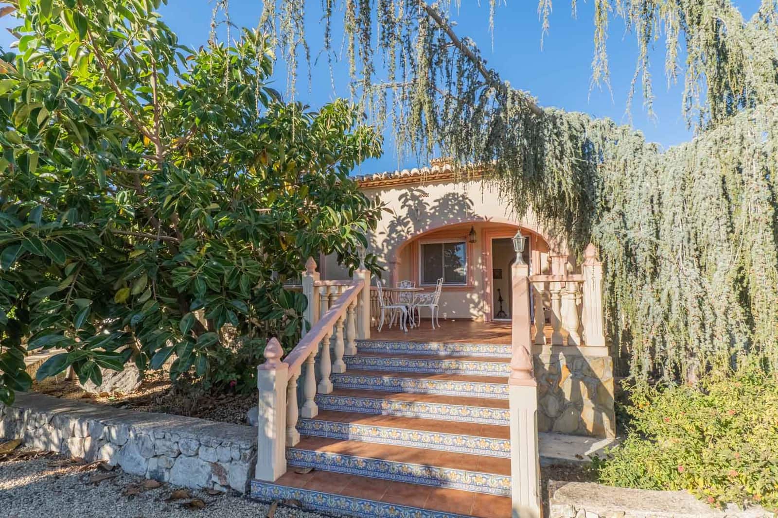 3 bedroom Villa for sale in Jalon / Xalo with pool garage - € 625,000 (Ref: 10040123)
