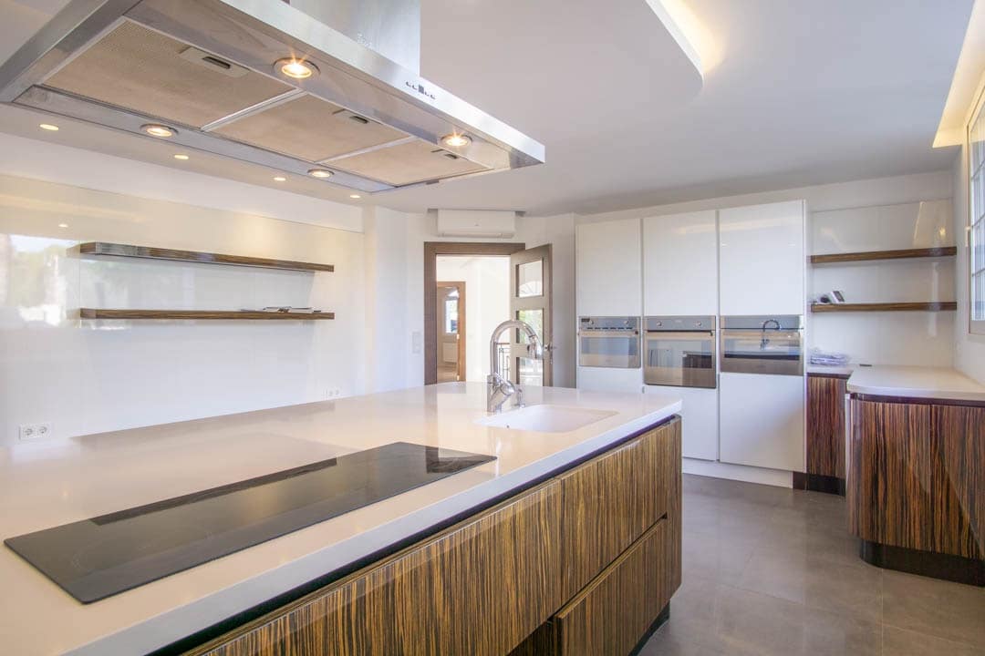 5 soveværelse Villa til salg i Alfaz del Pi / L'Alfas del Pi med swimmingpool garage - € 1.600.000 (Ref: 10040129)