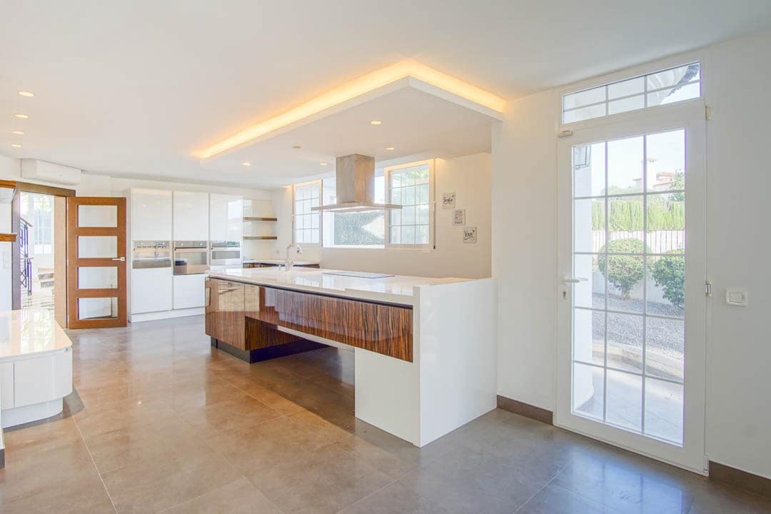 5 soveværelse Villa til salg i Alfaz del Pi / L'Alfas del Pi med swimmingpool garage - € 1.600.000 (Ref: 10040129)