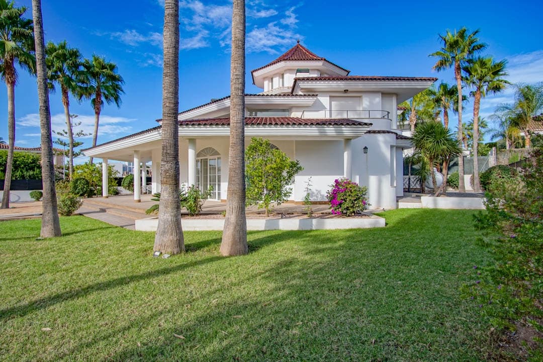 5 soveværelse Villa til salg i Alfaz del Pi / L'Alfas del Pi med swimmingpool garage - € 1.600.000 (Ref: 10040129)