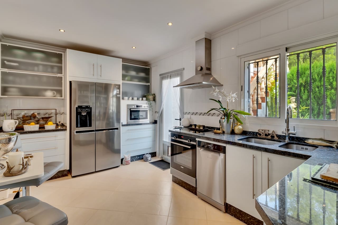 5 camera da letto Villa in vendita in Pego con piscina - 690.000 € (Rif: 10040133)