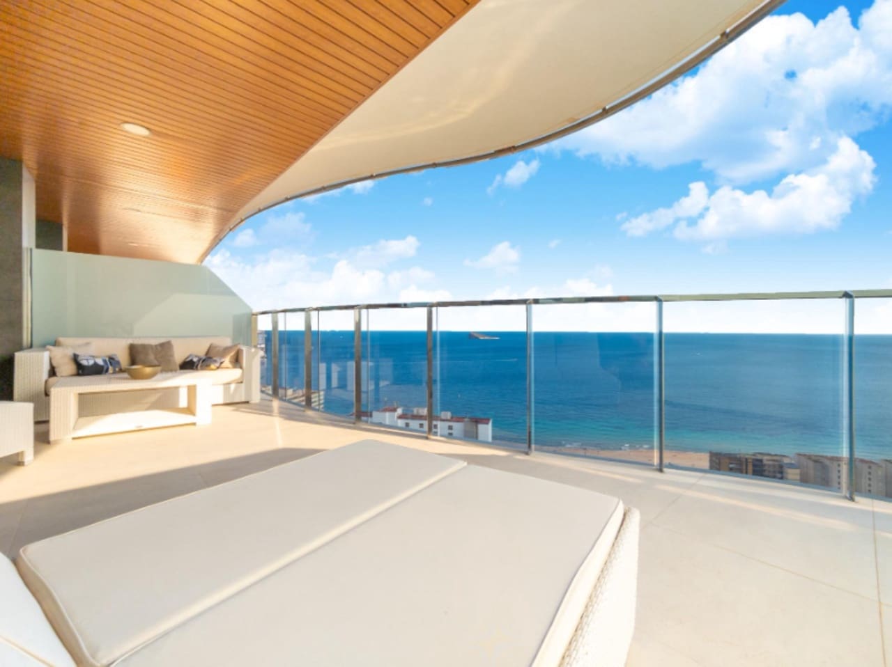 2 sovrum Lägenhet till salu i Benidorm med pool garage - 579 000 € (Ref: 10040137)