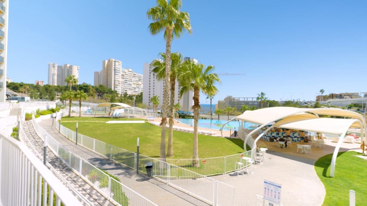 2 sovrum Lägenhet till salu i Benidorm med pool garage - 579 000 € (Ref: 10040137)