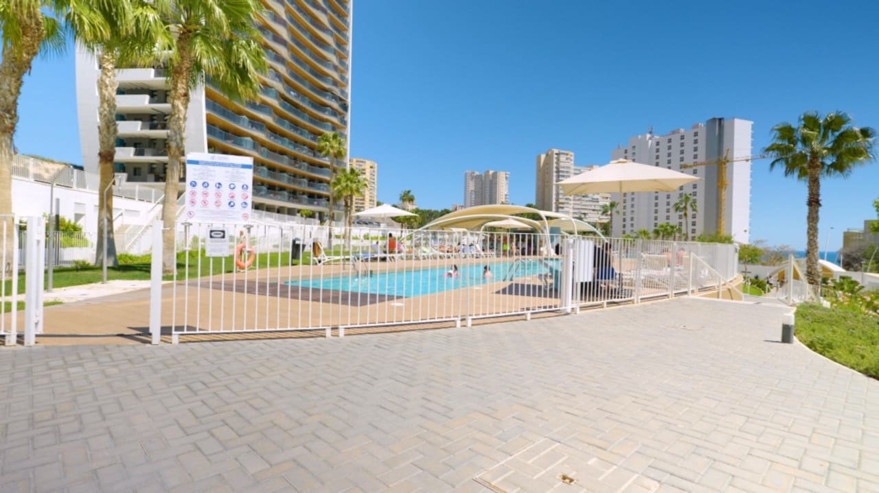 2 sovrum Lägenhet till salu i Benidorm med pool garage - 579 000 € (Ref: 10040137)