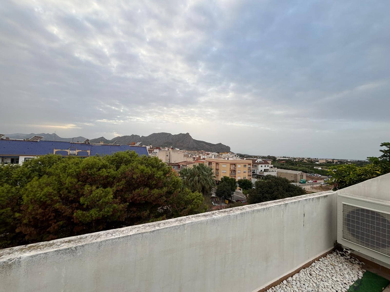 3 bedroom Penthouse for rent in Ondara with garage - € 1,200 (Ref: 10040142)
