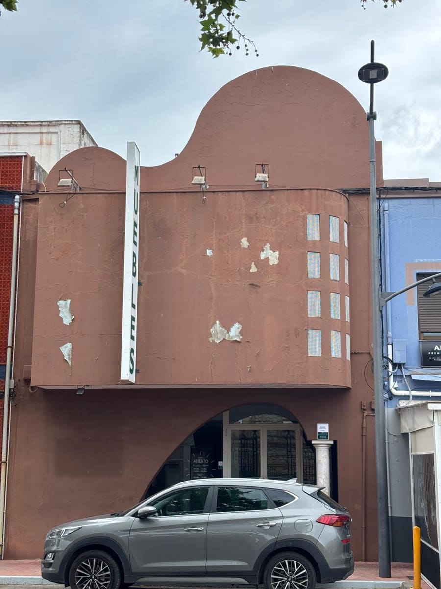 3 bedroom Commercial for rent in Ondara - € 2,850 (Ref: 10041757)