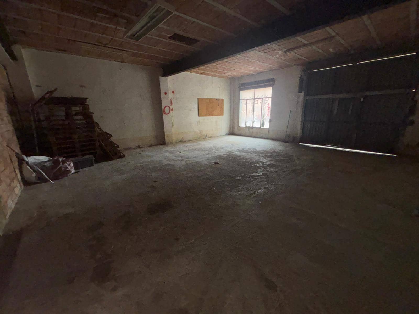 3 bedroom Commercial for rent in Ondara - € 2,850 (Ref: 10041757)