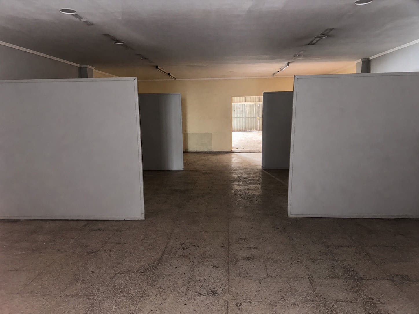 3 bedroom Commercial for rent in Ondara - € 2,850 (Ref: 10041757)