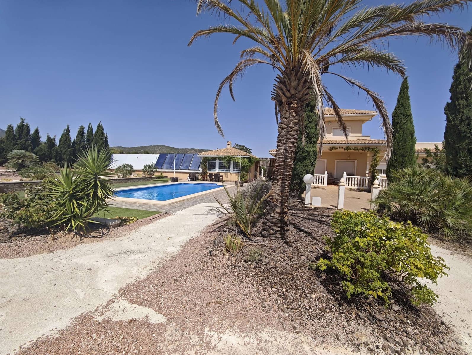 5 sovrum Villa till salu i Pinoso med pool garage - 749 995 € (Ref: 10046615)
