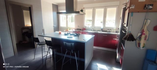 3 makuuhuone Huvila myytävänä paikassa Caudete mukana 
autotalli - 339 900 € (Ref: 10046621)