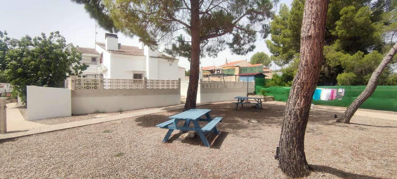 9 bedroom Commercial for sale in Ayora with pool garage - € 549,995 (Ref: 10046626)