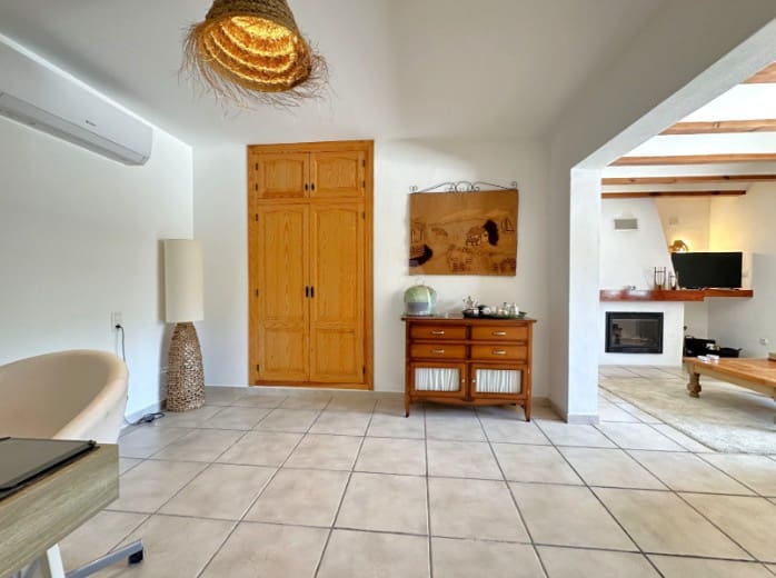3 bedroom Villa for sale in Teulada with garage - € 625,000 (Ref: 10046640)