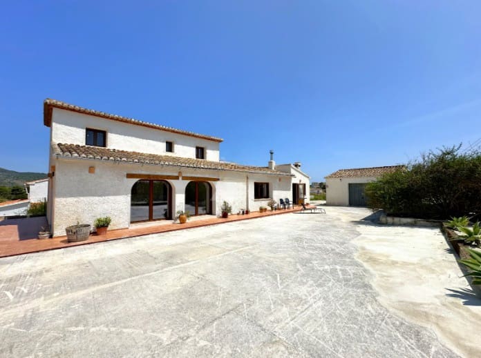 3 bedroom Villa for sale in Teulada with garage - € 625,000 (Ref: 10046640)