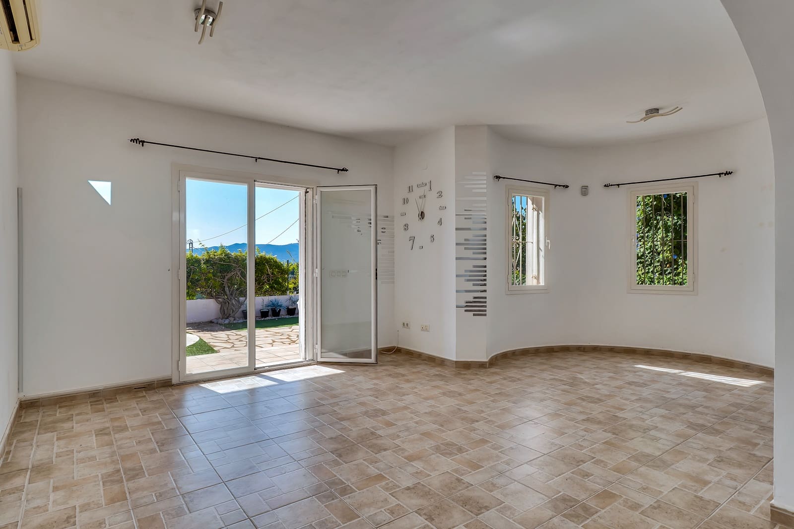 3 bedroom Villa for sale in Beniarbeig with pool garage - € 375,000 (Ref: 10048662)