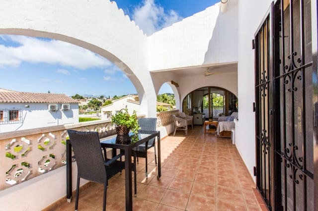 Chalet de 4 habitaciones en Benissa en venta con piscina garaje - 695.000 € (Ref: 10049453)
