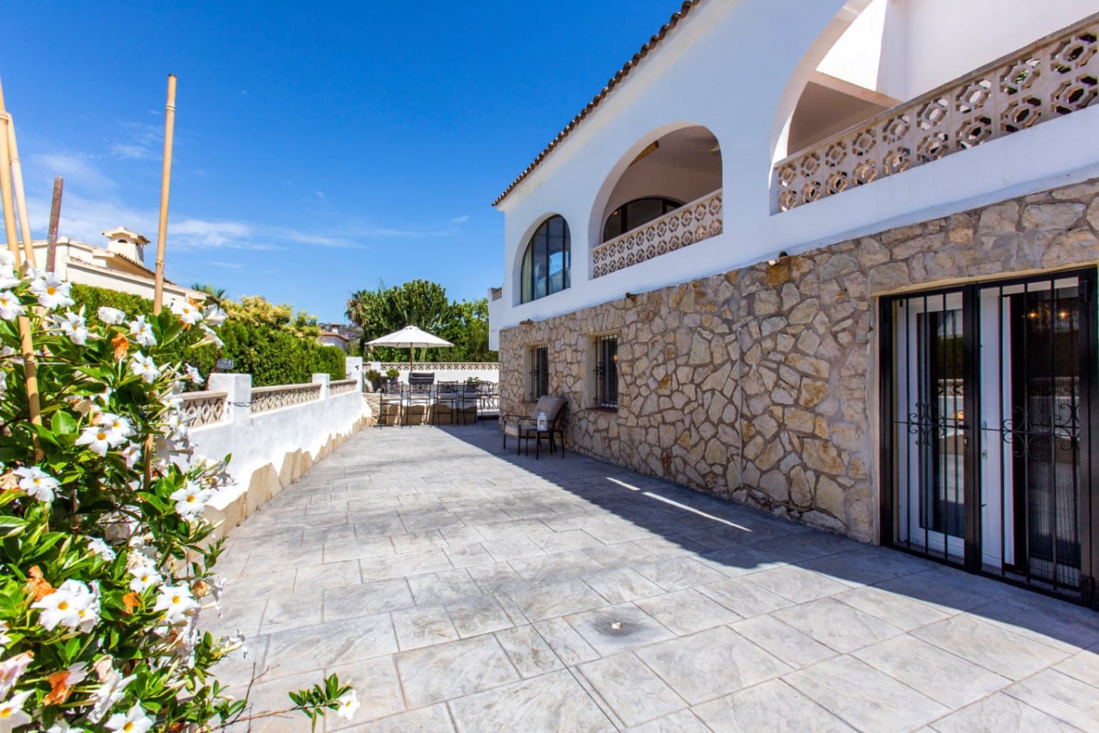 Chalet de 4 habitaciones en Benissa en venta con piscina garaje - 695.000 € (Ref: 10049453)