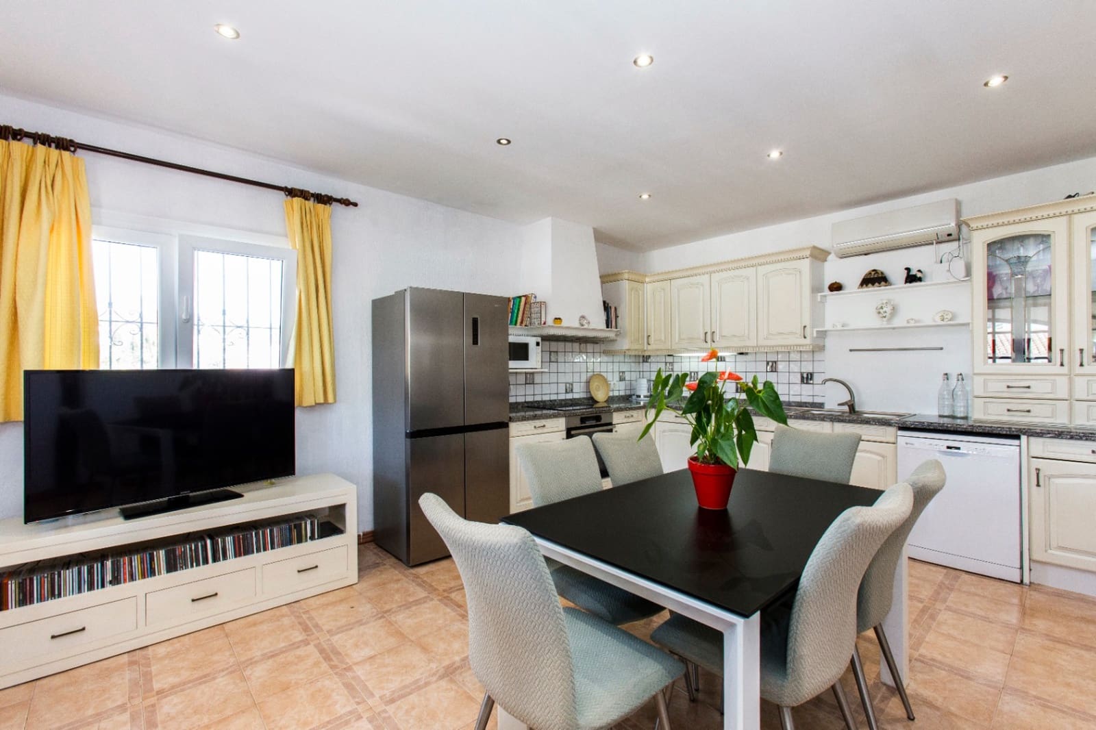 Chalet de 4 habitaciones en Benissa en venta con piscina garaje - 695.000 € (Ref: 10049453)