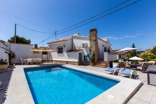 Chalet de 4 habitaciones en Benissa en venta con piscina garaje - 695.000 € (Ref: 10049453)