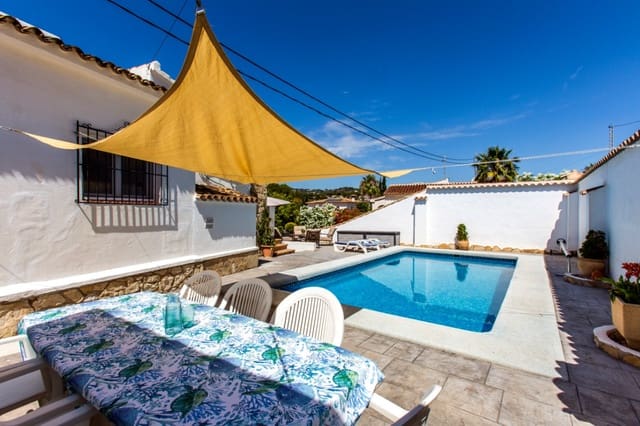 Chalet de 4 habitaciones en Benissa en venta con piscina garaje - 695.000 € (Ref: 10049453)