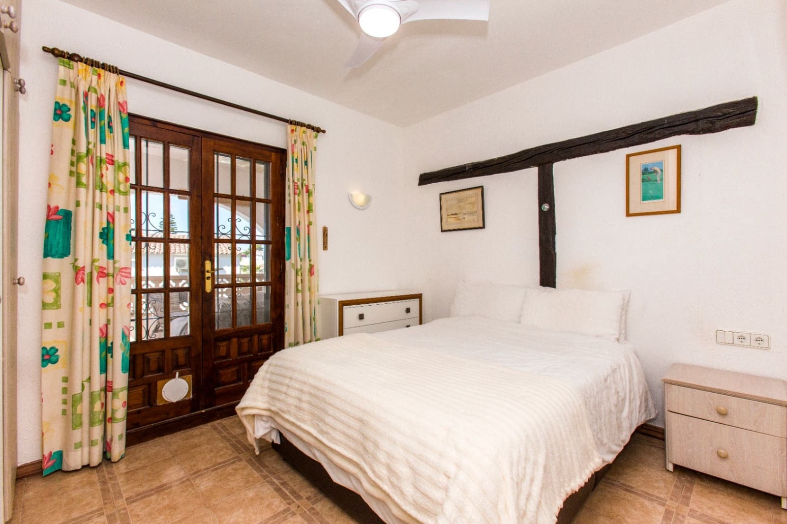 Chalet de 4 habitaciones en Benissa en venta con piscina garaje - 695.000 € (Ref: 10049453)