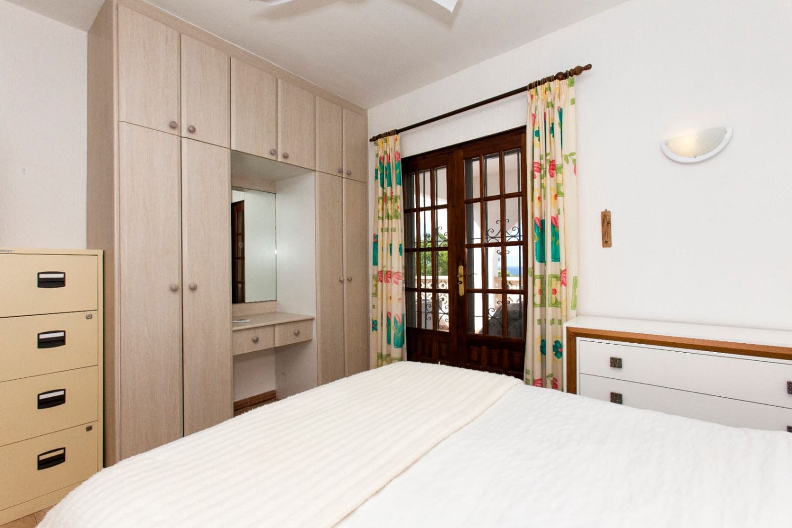 Chalet de 4 habitaciones en Benissa en venta con piscina garaje - 695.000 € (Ref: 10049453)