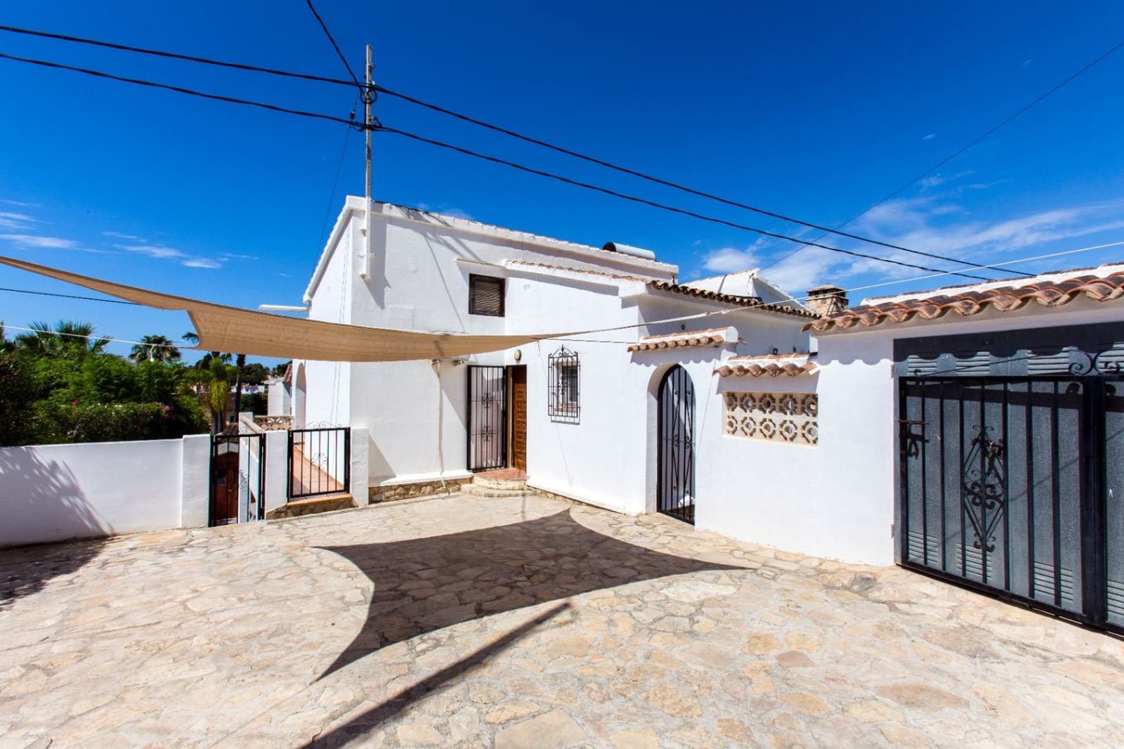 Chalet de 4 habitaciones en Benissa en venta con piscina garaje - 695.000 € (Ref: 10049453)
